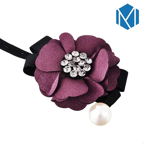 Elegant Woman Flower Donuts Twist Headband